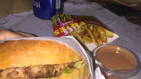 مطعم يور برجر urburger المدينة المنورة ( الاسعار + المنيو +الموقع )